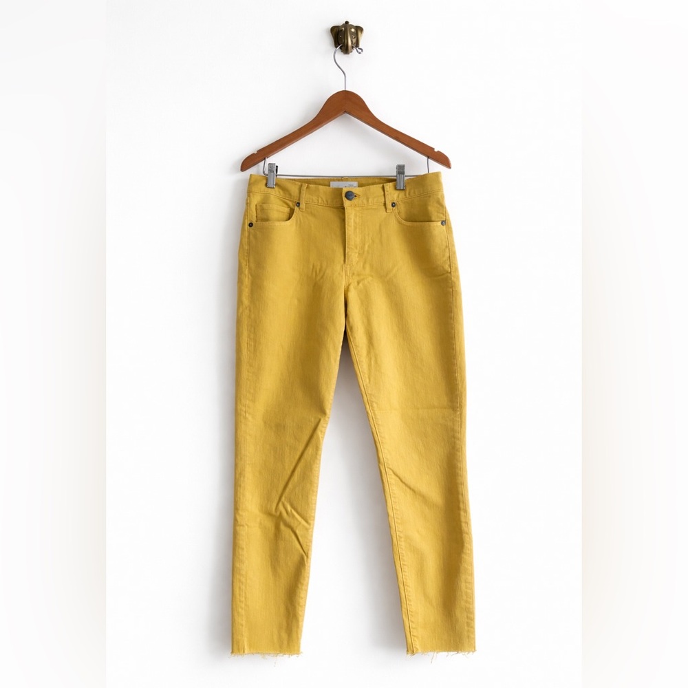 LOFT Yellow Skinny Cropped Jeans size 6, waist 28 with Raw Hem